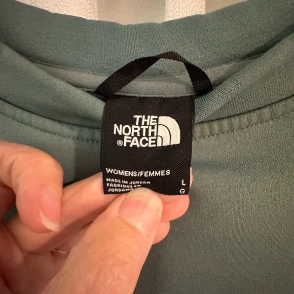 The North Face Women's Green Sweatshirt - Picture 3 of 3